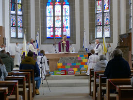 Bischof Dr. Michael Gerber besucht St. Crescentius (Foto: Karl-Franz Thiede)